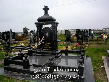 Купити Меморіальні гранітні комплекси, меморіальні пам'ятники | GraniTrade